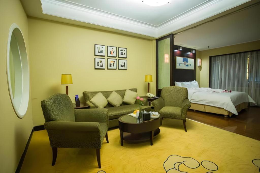 Qingdao Blue Horizon Hotel Laoshan Екстер'єр фото