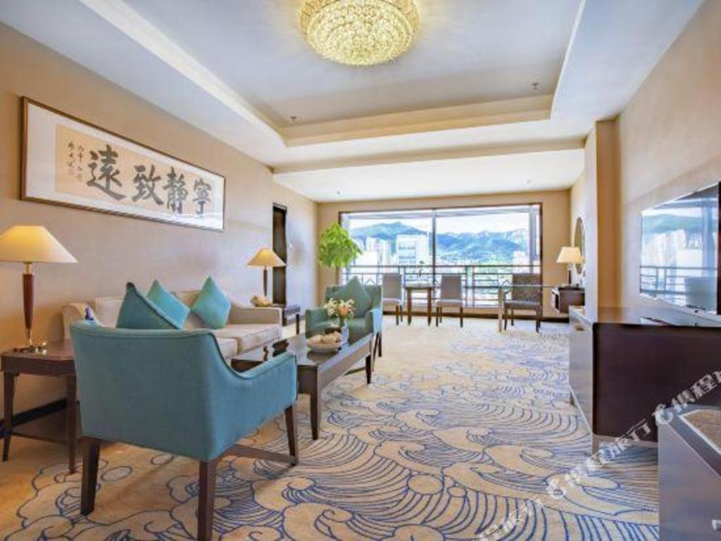 Qingdao Blue Horizon Hotel Laoshan Екстер'єр фото