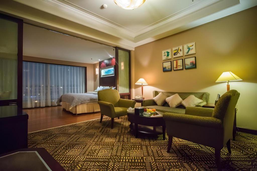 Qingdao Blue Horizon Hotel Laoshan Екстер'єр фото