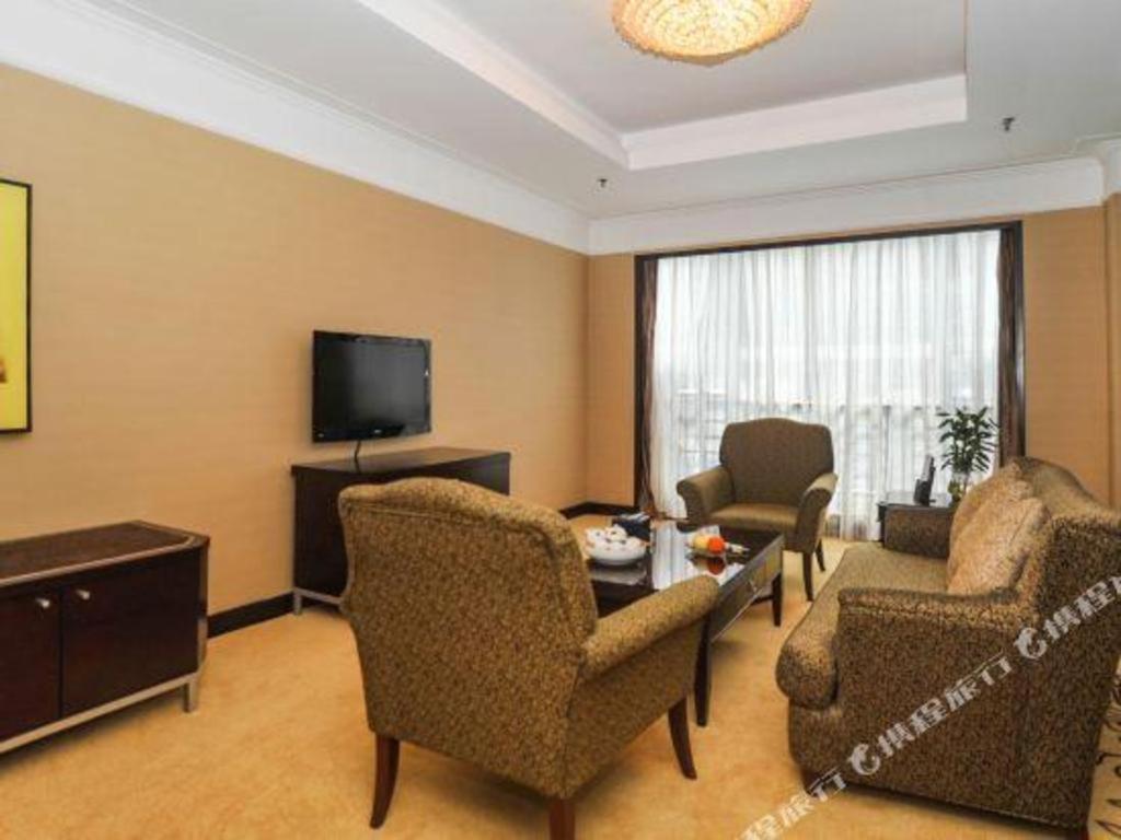 Qingdao Blue Horizon Hotel Laoshan Екстер'єр фото