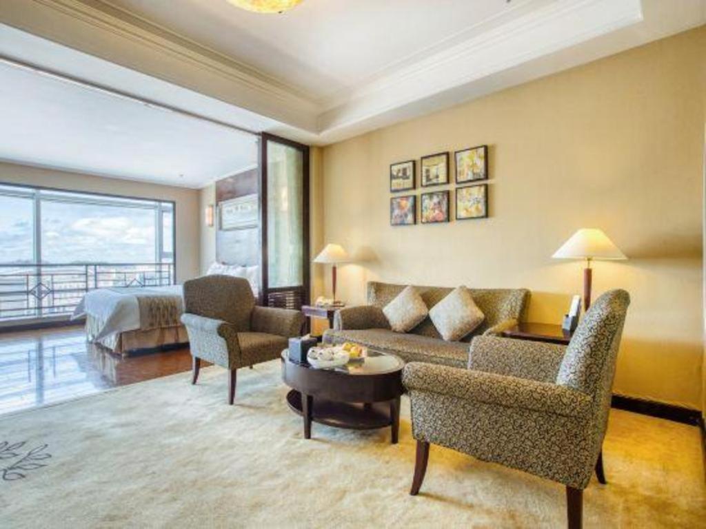 Qingdao Blue Horizon Hotel Laoshan Екстер'єр фото