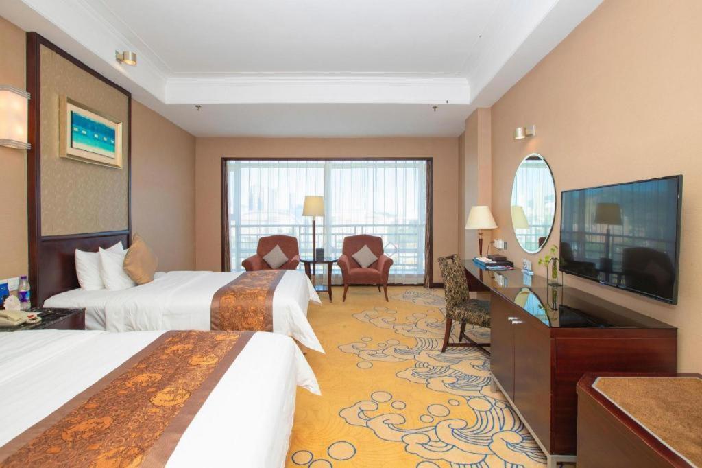 Qingdao Blue Horizon Hotel Laoshan Екстер'єр фото