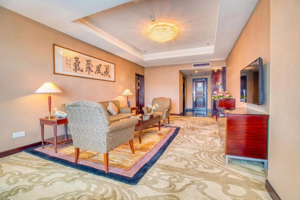 Qingdao Blue Horizon Hotel Laoshan Екстер'єр фото