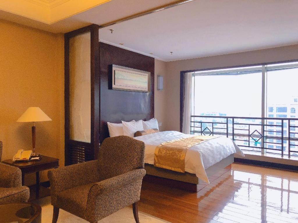 Qingdao Blue Horizon Hotel Laoshan Екстер'єр фото