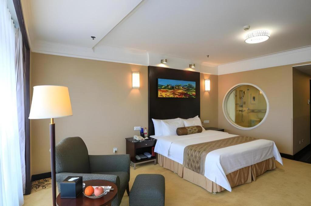 Qingdao Blue Horizon Hotel Laoshan Екстер'єр фото