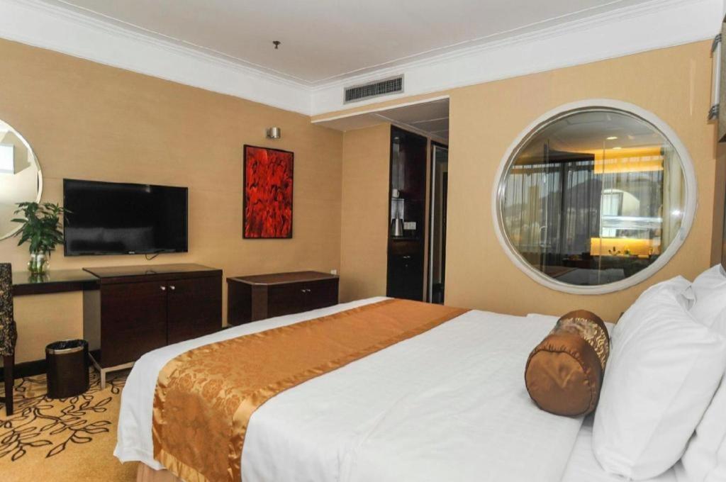 Qingdao Blue Horizon Hotel Laoshan Екстер'єр фото